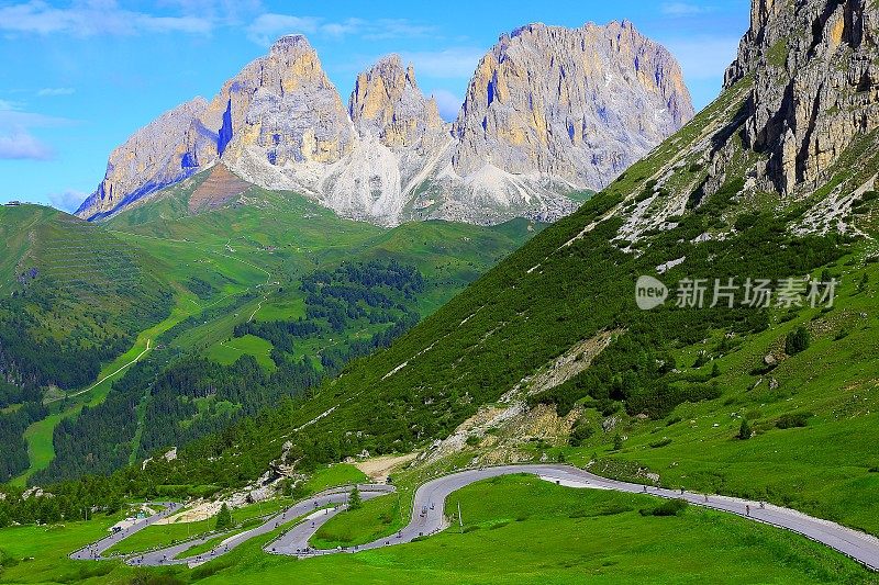 Pordoi, Sassolungo山地自行车道，Dolomites，意大利泰洛阿尔卑斯山脉